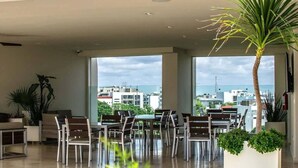 Apartment - 1 Br Steps From the Beach Roof w Ocean View (Playa del Carmen)