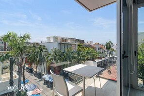 Apartment, Smoking | 1 bedroom, Internet - 1 Br w 5th Avenue View Steps From the Beach (Playa del Carmen)