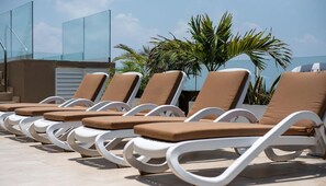 Apartment, Smoking - 1 Br w 5th Avenue View Steps From the Beach (Playa del Carmen)