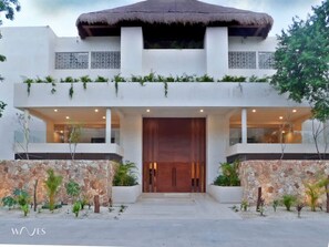 Apartment | 2 bedrooms, Internet - 2 BR Amazing Pool Top Amenities Wifi 2FL Gym (Tulum)