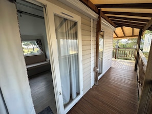 Terrace/patio - Bungalow 4/6 persons 15min from the beach and Montpellier (Lattes)