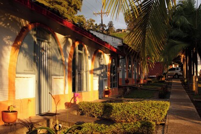 Garza Cabin & El Beso del Sol with Jacuzzy