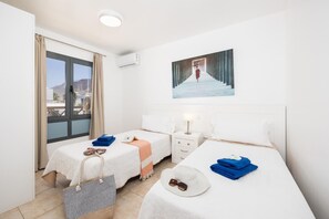 3 bedrooms, iron/ironing board, WiFi, bed sheets - Villa El Varadero - Three Bedroom Villa, Sleeps 6 (Playa Blanca)