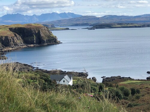 Luxury Apartment in absolutely stunning seafront location, Isle of Skye.