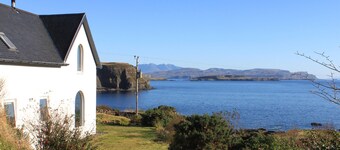 Luxury Apartment in absolutely stunning seafront location, Isle of Skye.