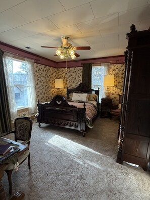 Room, 1 Queen Bed | Free WiFi - Roseberry House Bed & Breakfast (Susanville)