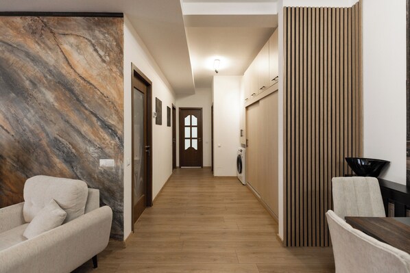 Comfort Apartment | Living area | Flat-screen TV - Nest Inn Acajou Apartment (Baia Mare)