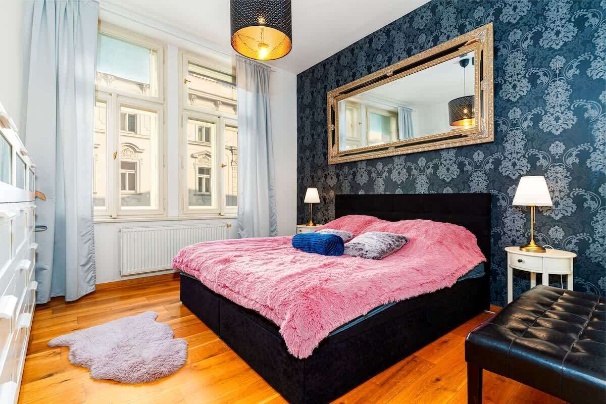 4 bedrooms, soundproofing, iron/ironing board, travel crib