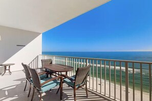 Outdoor dining - Windemere 1206 (Pensacola)