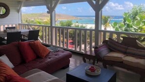 Living area - Charming 2-bedroom house in welcoming Saint Martin with AC, WiFi (saint martin)
