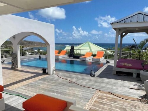 Charming 2-bedroom house in welcoming Saint Martin with AC, WiFi