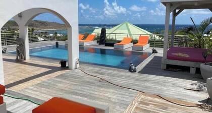 Charming 2-bedroom house in welcoming Saint Martin with AC, WiFi