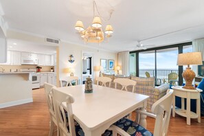 Apartment, 1 King-Bett und Schlafsofa (Perdido Towers East 503) | Innenbereich