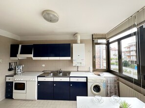 Fridge, microwave, coffee/tea maker, toaster