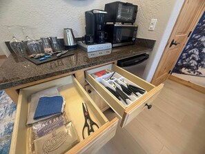 Interior - 424B Skier's dream King hotel room w/private deck pool hot tub gym @ base of Mtn (Park City)