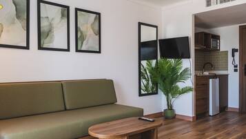 Tabla de planchar con plancha, wifi gratis, ropa de cama