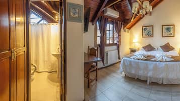 Superior Double Room, Mountain View | 1 bedroom, in-room safe, free WiFi