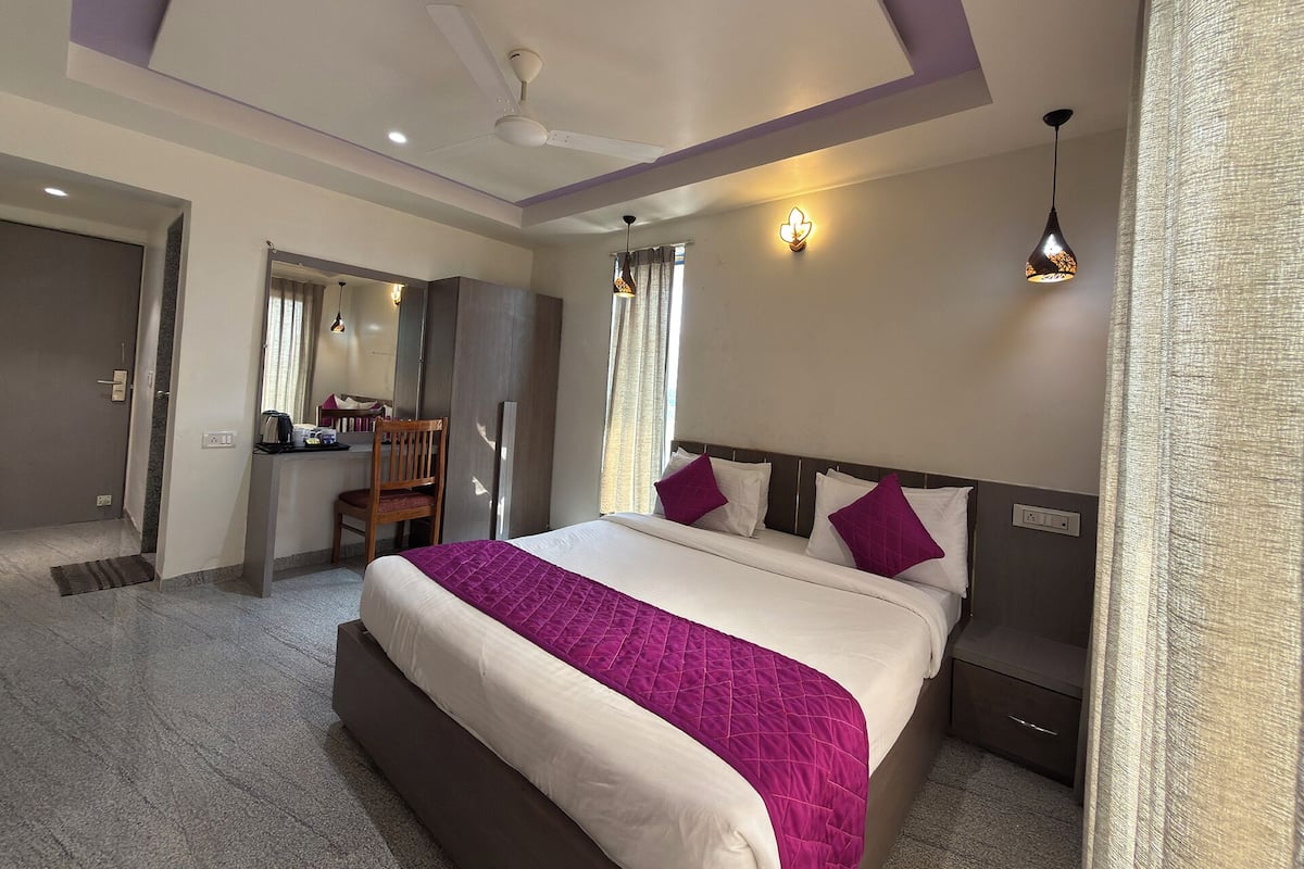 Deluxe-Suite | 1 Schlafzimmer, Schreibtisch, laptopgeeigneter Arbeitsplatz