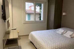 2 slaapkamers, een strijkplank/strijkijzer, wifi, beddengoed