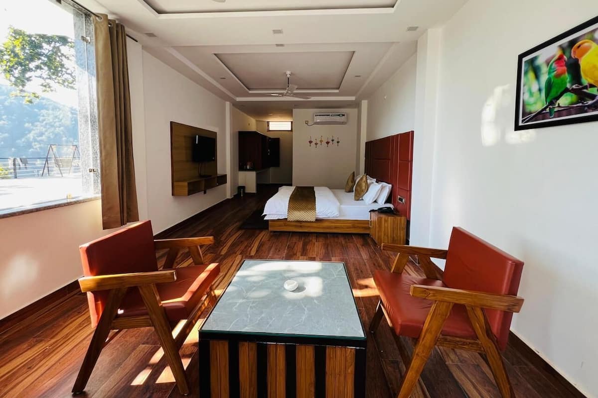 Superior Room, Hill View | 1 bedroom, laptop workspace, soundproofing, free WiFi