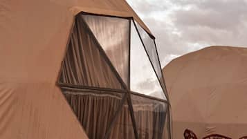 Chambre Luxe, balcon, vue montagne | Bureau, espace de travail pour ordinateur portable, rideaux occultants