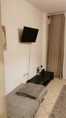 Charming 2-bedroom apartment in brilliant Firenze with WiFi