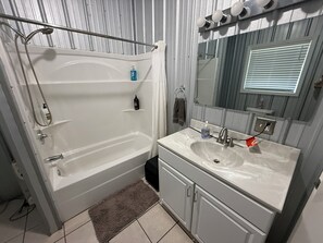 Håndklæder, Sæbe, Shampoo, Toiletpapir