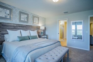 5 bedrooms, desk, iron/ironing board, travel crib - Beautiful Family Resort with Pool/Spa Near Disney (Kissimmee)