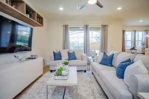 智能電視、足球機