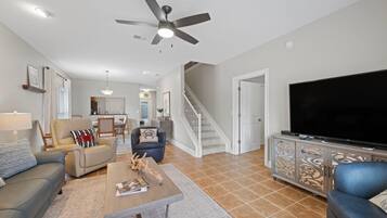 Townhome, Multiple Beds (The Dreamsicle) | Living area