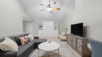 Townhome, Multiple Beds (The Dreamsicle) | Living area