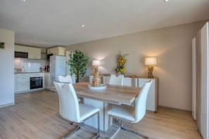 Comfort Apartment, Valley View | Private kitchen | Electric kettle, toaster - L'Annexe Coté Castagne du Domaine des Hauts de Rouquette (Eymet)