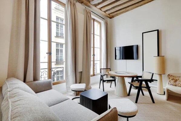 Family Apartment | Living area - Makom Saint-Honoré (Paris)