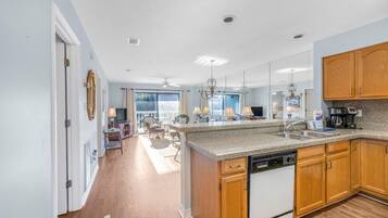 Condo, Multiple Beds (Bayview 55) | Interior