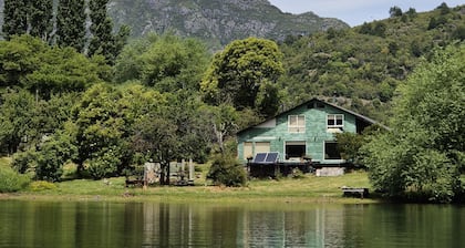 Lodge Casa de Campo is Tranquility in front of Laguna la Paz, 3km from Futaleufu.