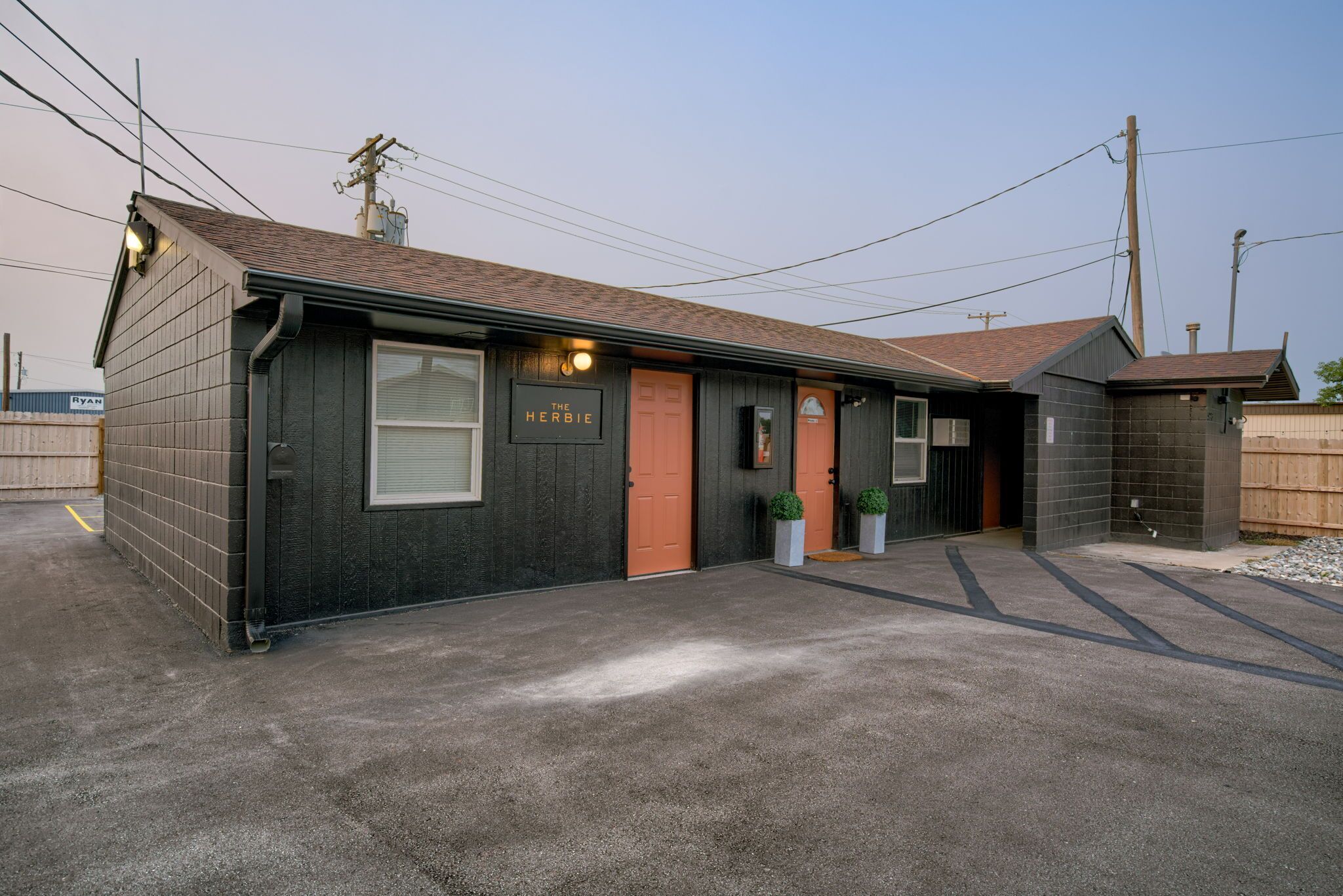 Suite estudio, 3 habitaciones, para no fumadores, cocina | Muebles diferentes, escritorio y espacio para trabajar con laptop 