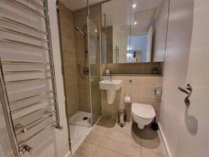 Bathroom - Liverpool Street Apartments (London)