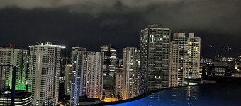 Modern Condo w/ Stunning Views, AC and WiFi in enchanting Cebu City