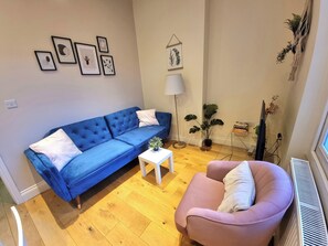 Standard Apartment | Living area