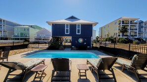 Outdoor pool, pool loungers