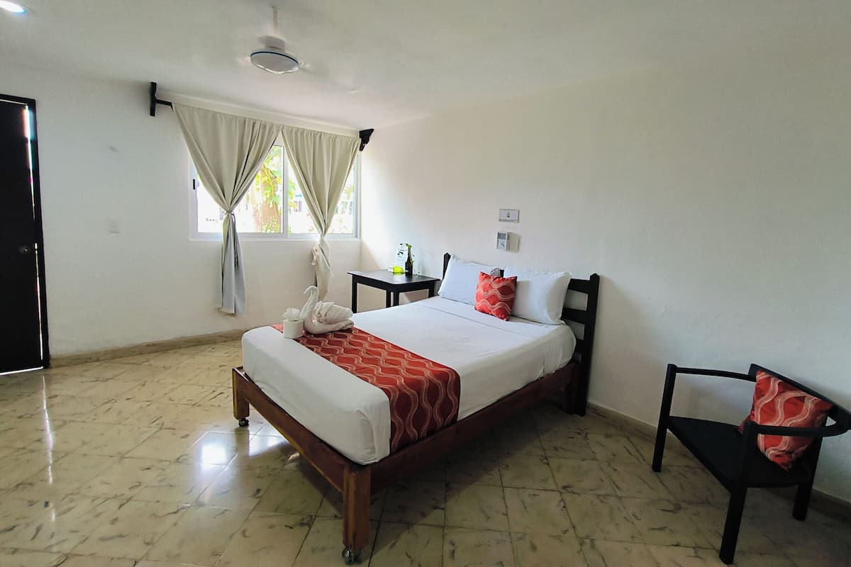 Double Room, 1 Double Bed | Free WiFi, bed sheets