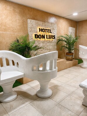 Exterior - Hotel Don Luis  (Valladolid)