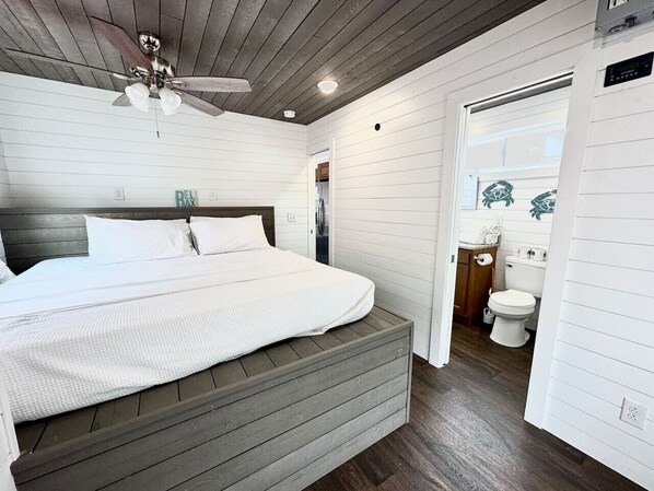 2 bedrooms, WiFi - Green Tiny- Lee’s Ford Marina (Burnside)