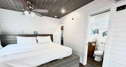 Green Tiny Stationary- Lee’s Ford Marina