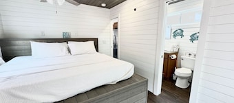 Green Tiny Stationary- Leeâs Ford Marina