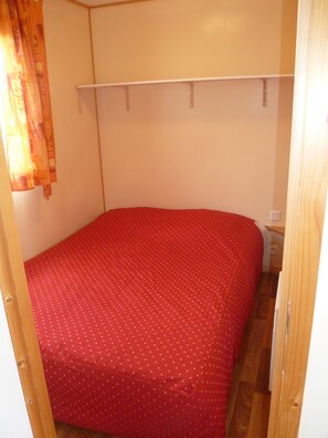 4 bedrooms - BUNGALOW Close to the sea in quiet countryside. Ideal for families and friends (Ruca)