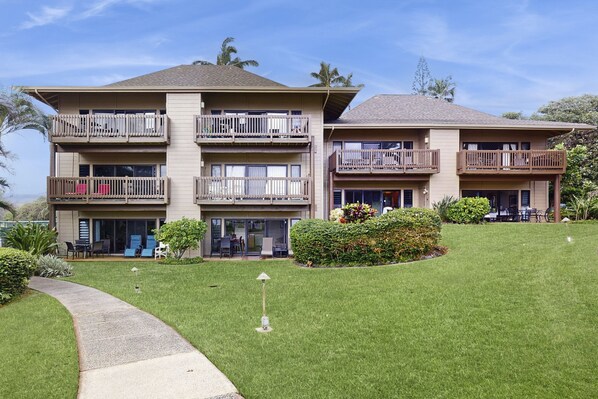 Exterior - Comfortable condo with private shaded lanai, pool, tennis, steps to the beach (Lihue)