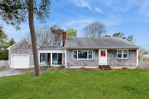 Exterior - Quiet home in central location with deck, W/D, & large yard (South Yarmouth)