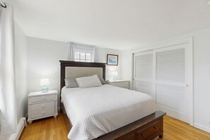 2 bedrooms, Internet, bed sheets - Quiet home in central location with deck, W/D, & large yard (South Yarmouth)