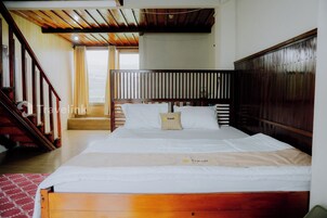 Cabaña familiar | Escritorio, wifi gratis, ropa de cama